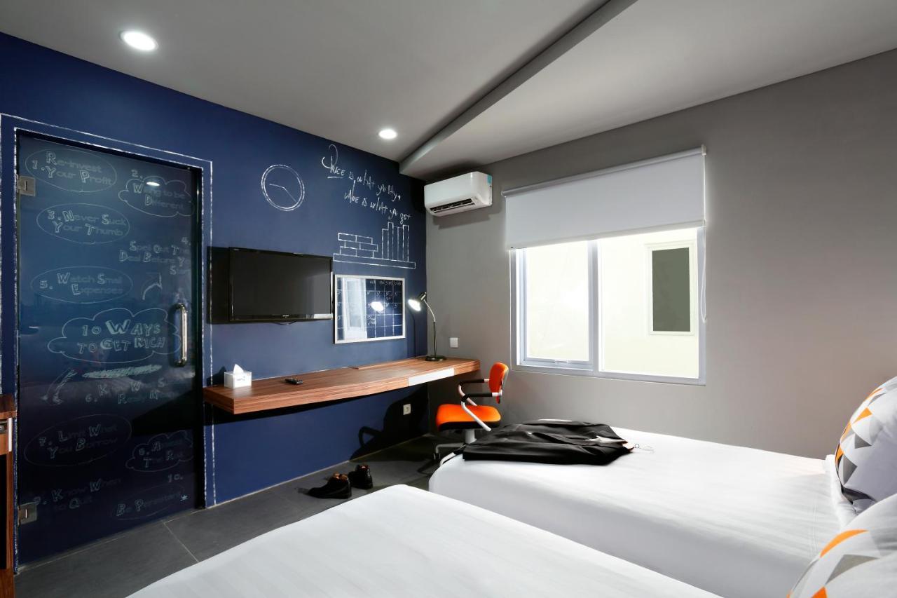 סמיניאק Berry Biz Hotel Sunset Road מראה חיצוני תמונה