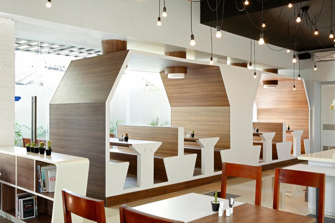 סמיניאק Berry Biz Hotel Sunset Road מראה חיצוני תמונה