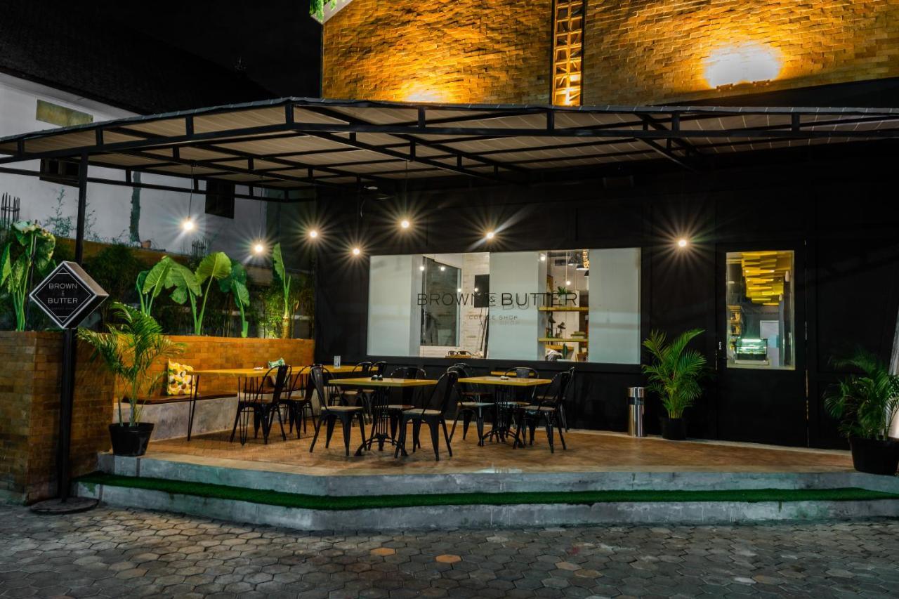 סמיניאק Berry Biz Hotel Sunset Road מראה חיצוני תמונה