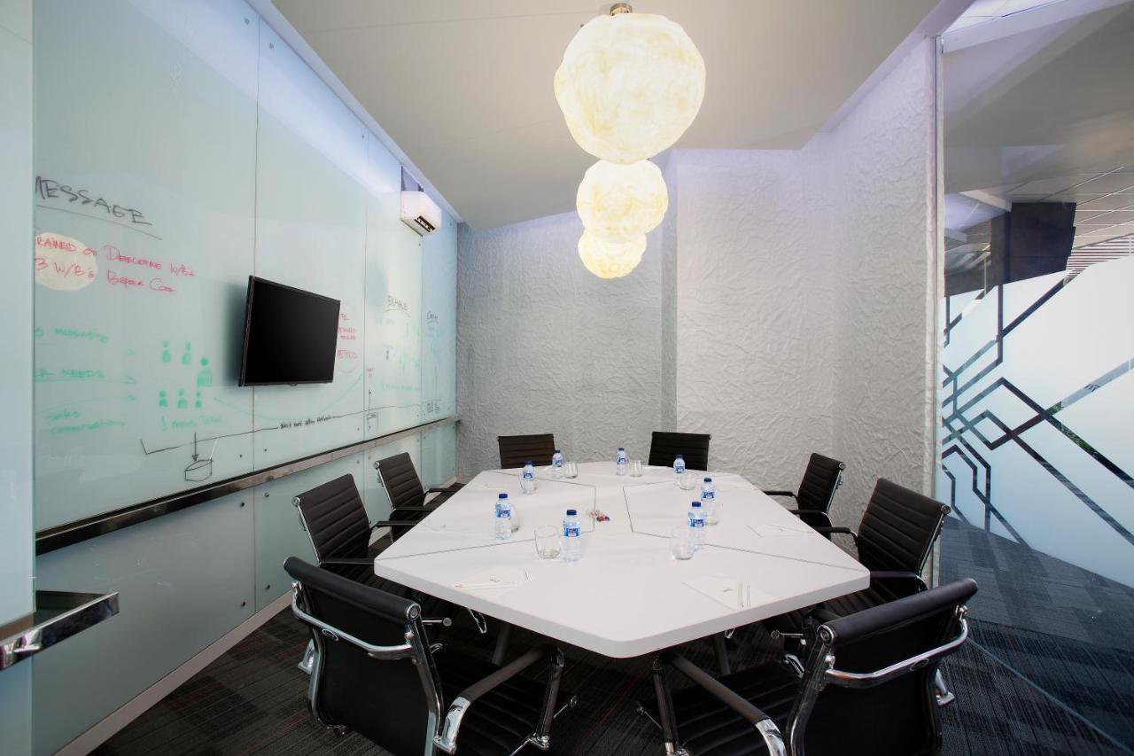 סמיניאק Berry Biz Hotel Sunset Road מראה חיצוני תמונה